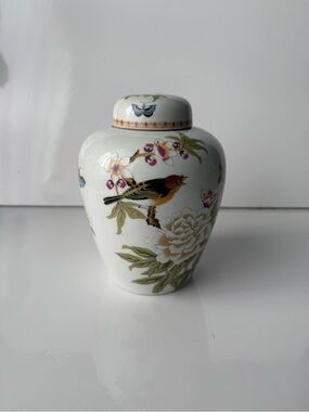 Vintage Japanese Hand Painted Bird Porcelain Lidded Ginger Jar